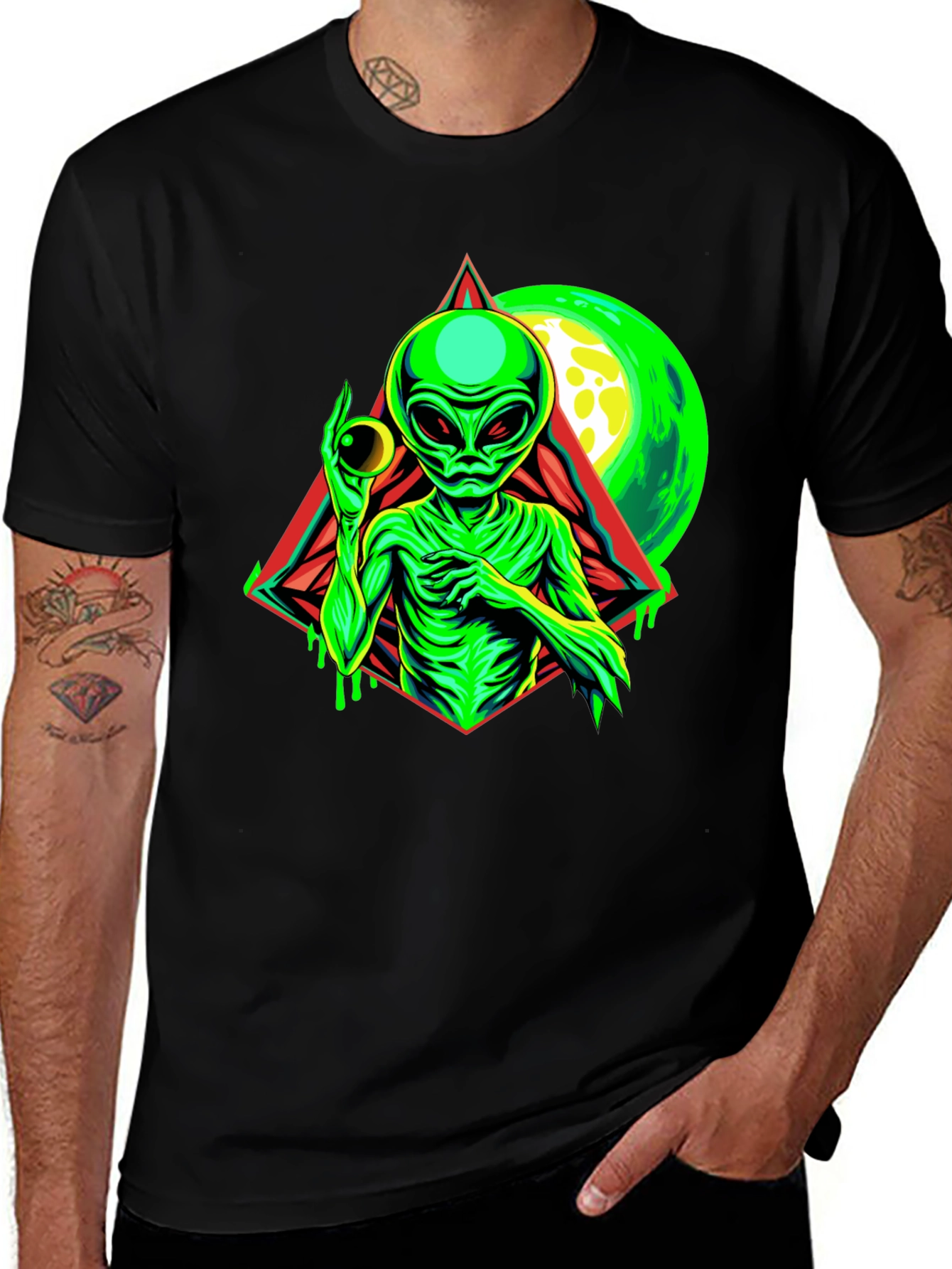 Alien Graphic Tee - Sci-Fi T-Shirt