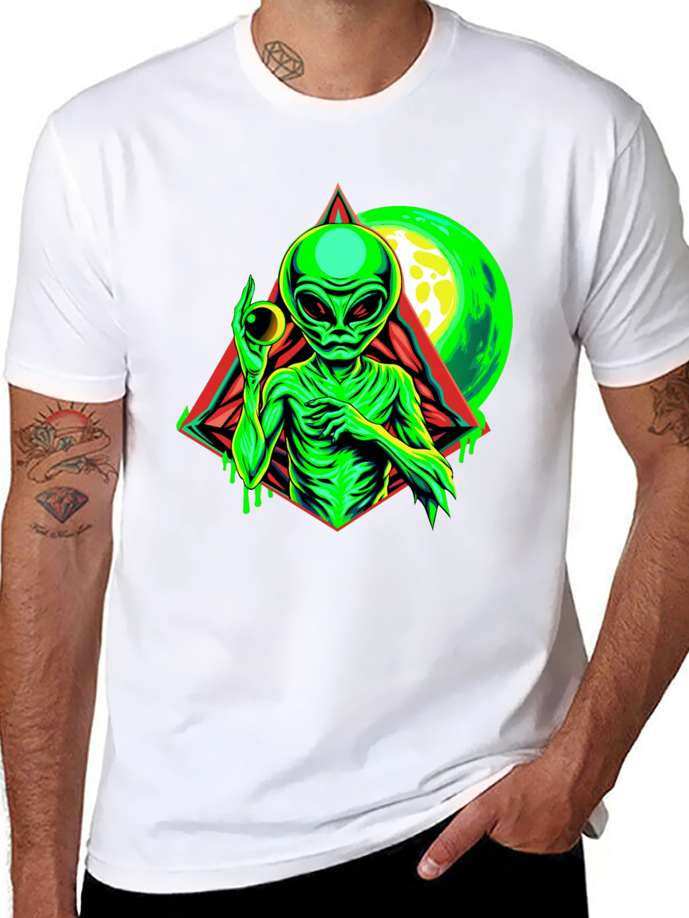 Alien Graphic Tee - Sci-Fi T-Shirt